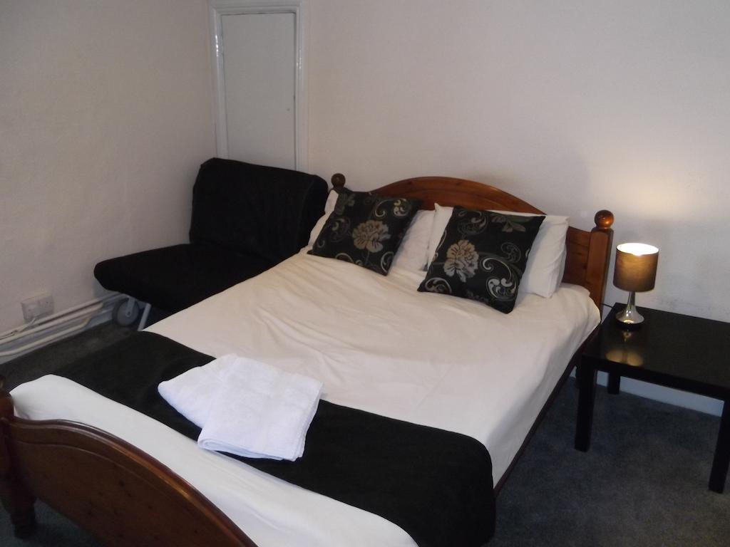 The Plough Bicester Ruang foto