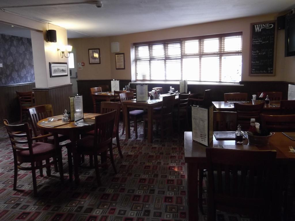 The Plough Bicester Ruang foto